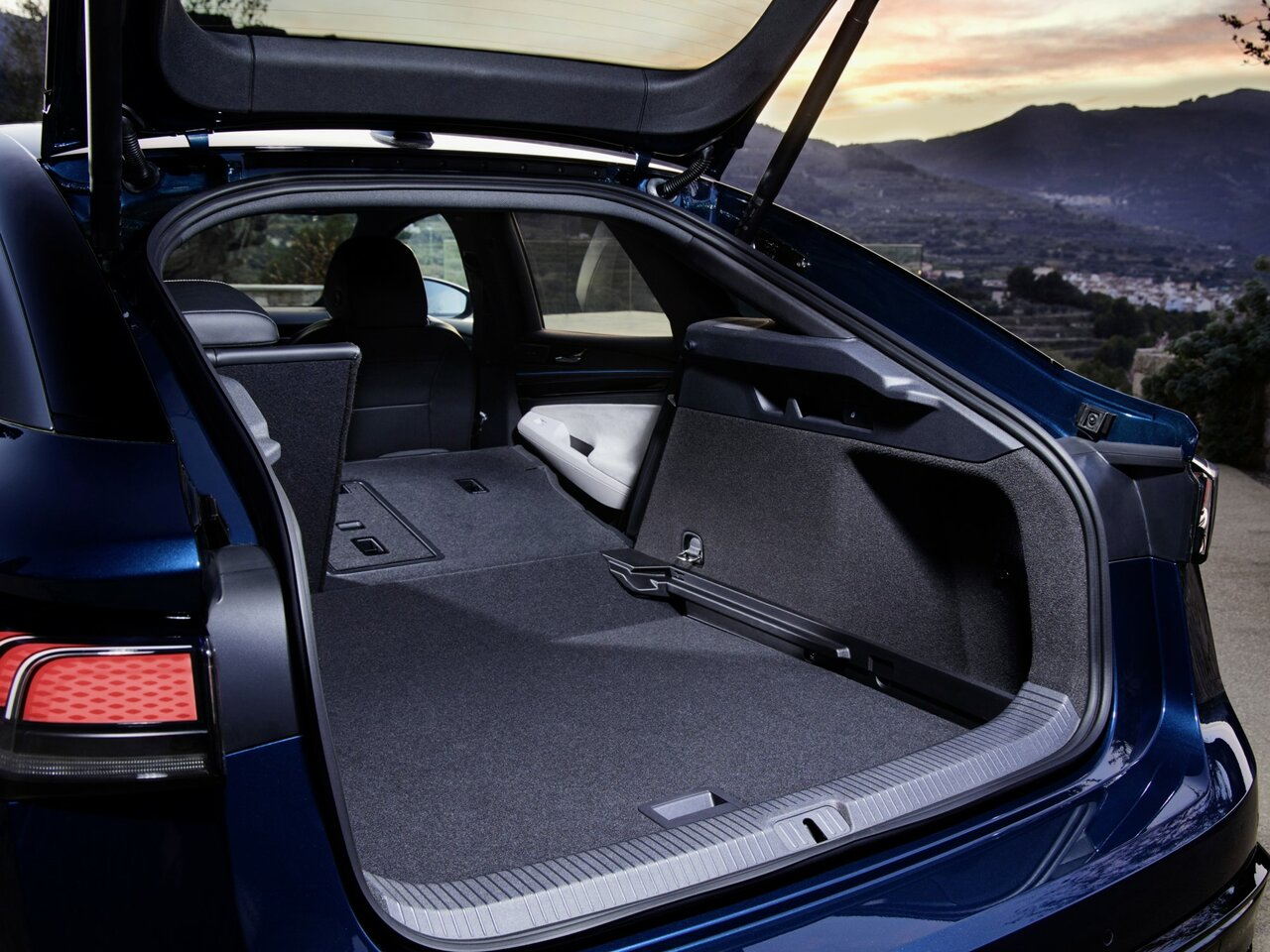 Volkswagen ID7 - Image 3